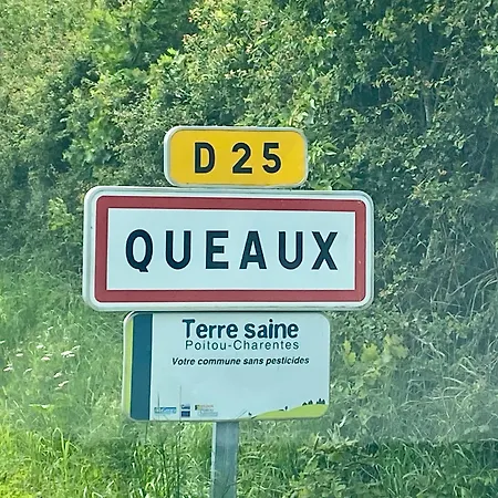 La Maison Du Parloir Queaux